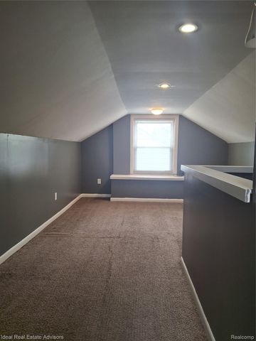 19969 Elkhart Street, Harper Woods, MI 48225