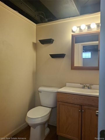 19969 Elkhart Street, Harper Woods, MI 48225