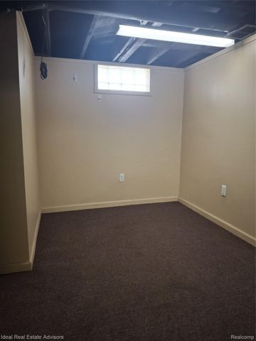 19969 Elkhart Street, Harper Woods, MI 48225