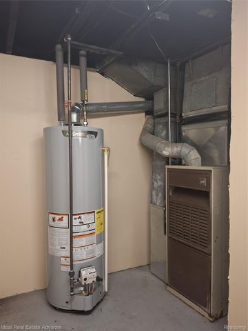 19969 Elkhart Street, Harper Woods, MI 48225