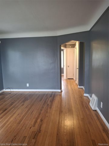 19969 Elkhart Street, Harper Woods, MI 48225