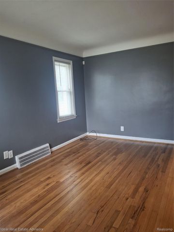 19969 Elkhart Street, Harper Woods, MI 48225