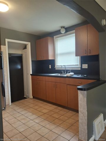 19969 Elkhart Street, Harper Woods, MI 48225