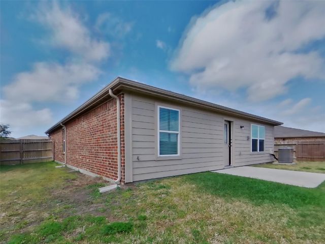540 Red Dusk Paint Drive, La Marque, TX 77568