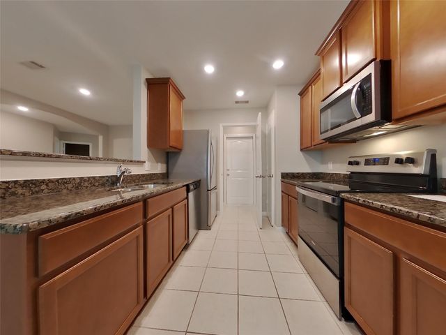 540 Red Dusk Paint Drive, La Marque, TX 77568