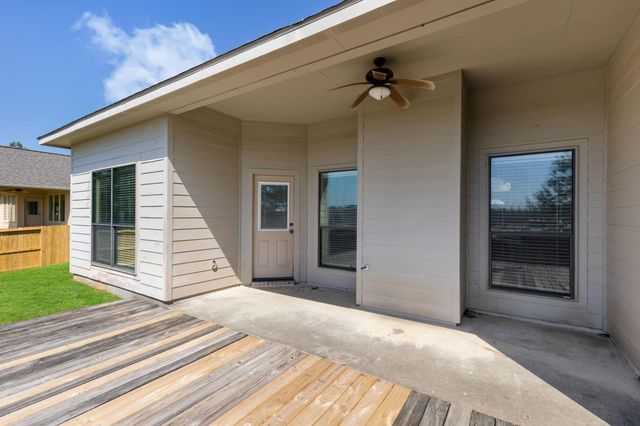 1719 Summergate Drive, Conroe, TX 77304