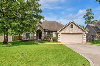 1719 Summergate Drive, Conroe, TX 77304
