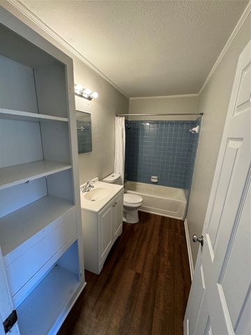 1300 Meadowview Drive, Bossier City, LA 71111