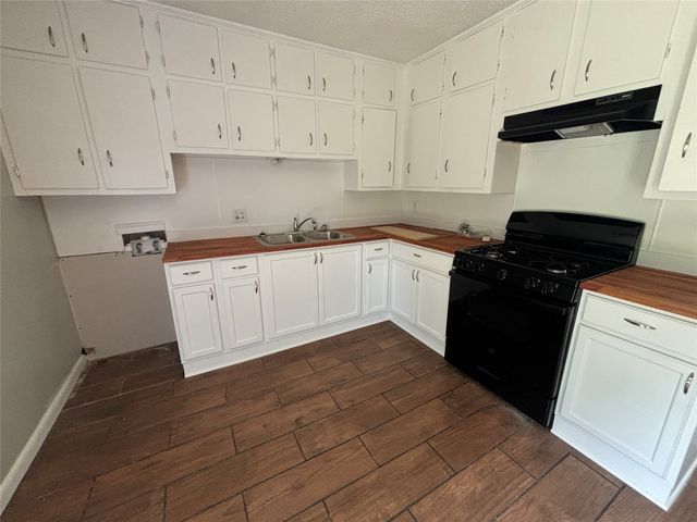 1300 Meadowview Drive, Bossier City, LA 71111