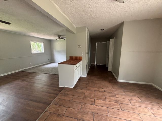 1300 Meadowview Drive, Bossier City, LA 71111