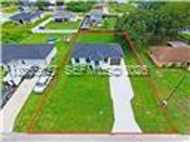 2923 2nd Street, Lehigh Acres, FL 33976