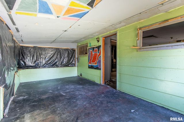 204 E ADAMS Street, Abingdon, IL 61410