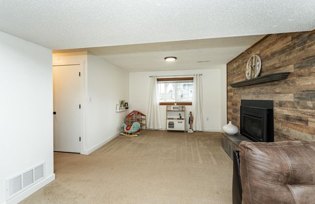 4373 19th Avenue NW, Rochester, MN 55901