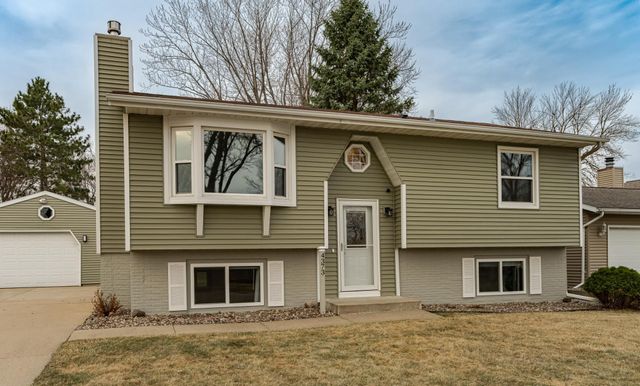 4373 19th Avenue NW, Rochester, MN 55901