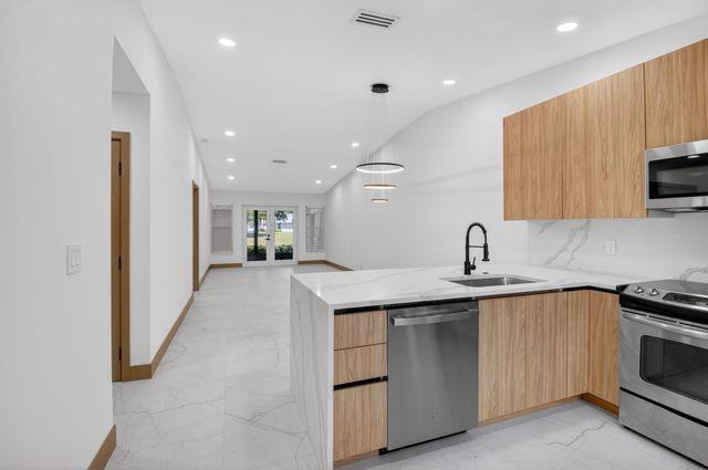 8901 Windtree Street, Boca Raton, FL 33496