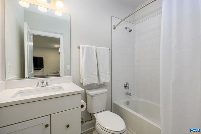 2867 RAMBLING BROOK LN, Crozet, VA 22932