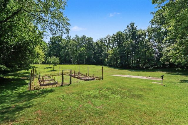 24254 80th Avenue, Lawton, MI 49065