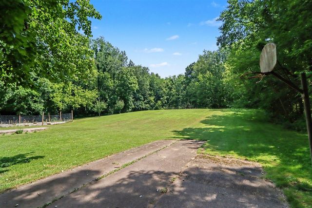 24254 80th Avenue, Lawton, MI 49065