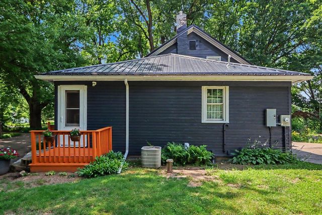 24254 80th Avenue, Lawton, MI 49065