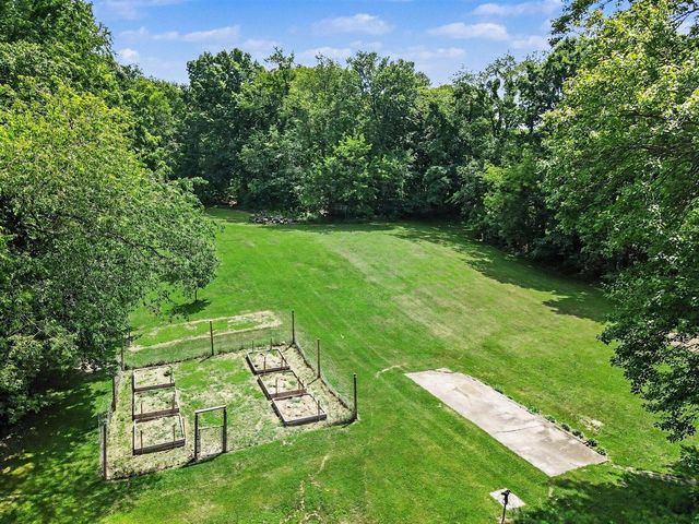 24254 80th Avenue, Lawton, MI 49065