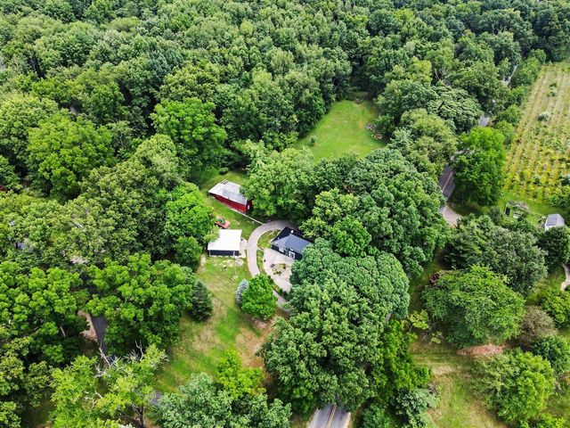 24254 80th Avenue, Lawton, MI 49065