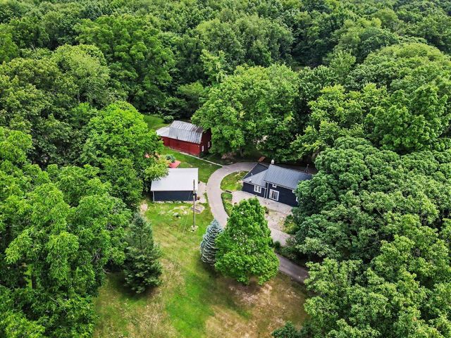 24254 80th Avenue, Lawton, MI 49065
