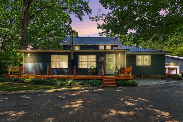 24254 80th Avenue, Lawton, MI 49065