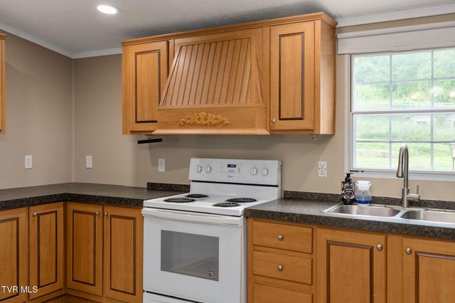 1805 Old Stage Road, Greeneville, TN 37745