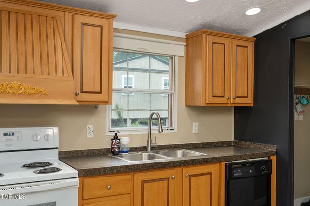 1805 Old Stage Road, Greeneville, TN 37745