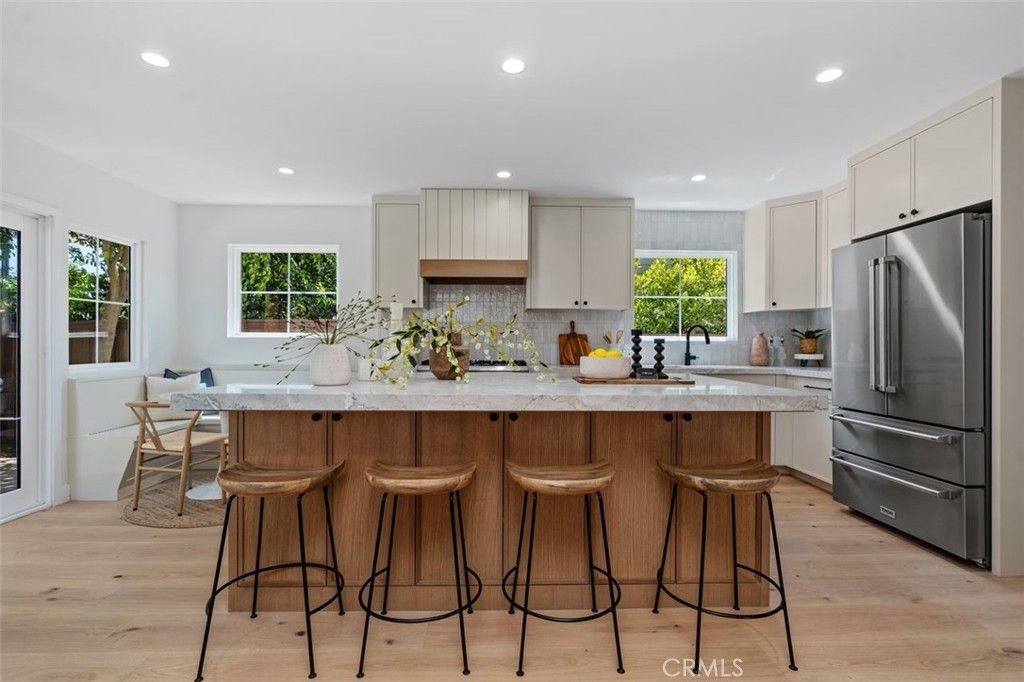 Image 6 of property listing at 28812 Shady Pl., Laguna Beach, CA 92651