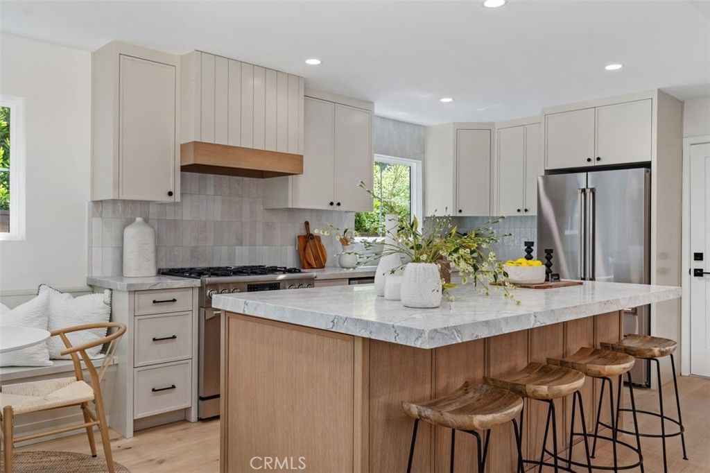 Image 8 of property listing at 28812 Shady Pl., Laguna Beach, CA 92651