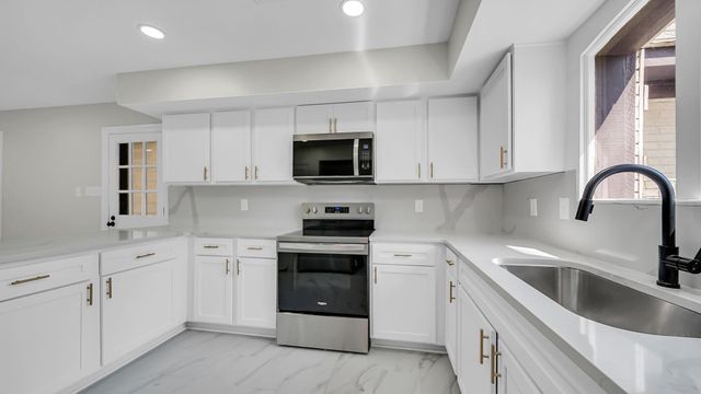 6752 SUNBURST CV, Memphis, TN 38119