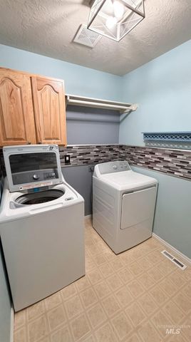 2885 N Rough Stone Way, Meridian, ID 83646
