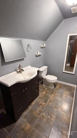 2885 N Rough Stone Way, Meridian, ID 83646