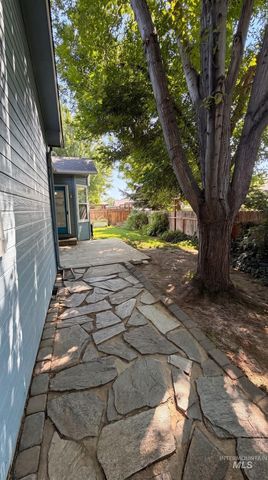 2885 N Rough Stone Way, Meridian, ID 83646