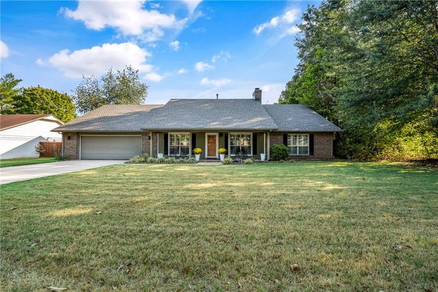 1715 Harold Street, Fayetteville, AR 72703