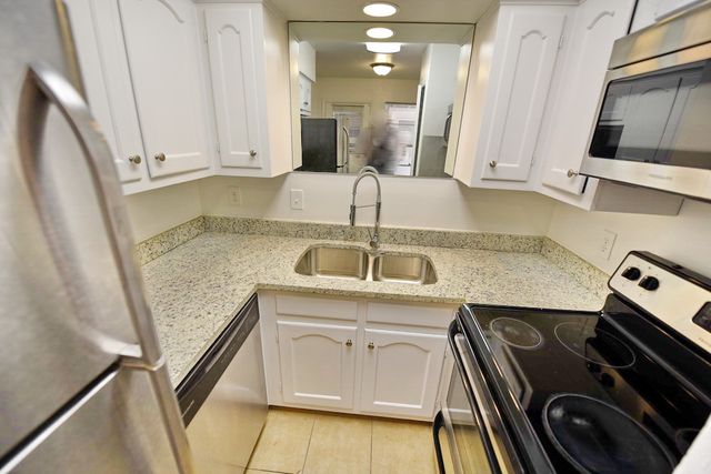 4818 Cole Avenue 102, Dallas, TX 75205