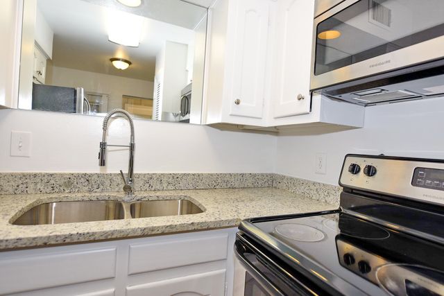 4818 Cole Avenue 102, Dallas, TX 75205