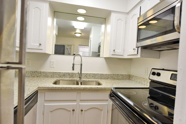 4818 Cole Avenue 102, Dallas, TX 75205