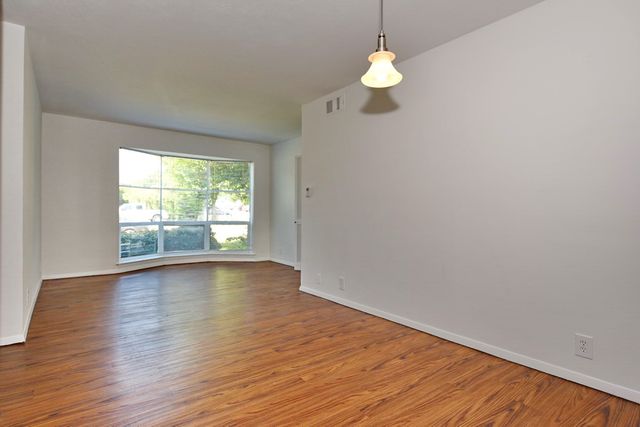 4818 Cole Avenue 102, Dallas, TX 75205