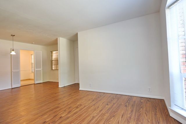 4818 Cole Avenue 102, Dallas, TX 75205