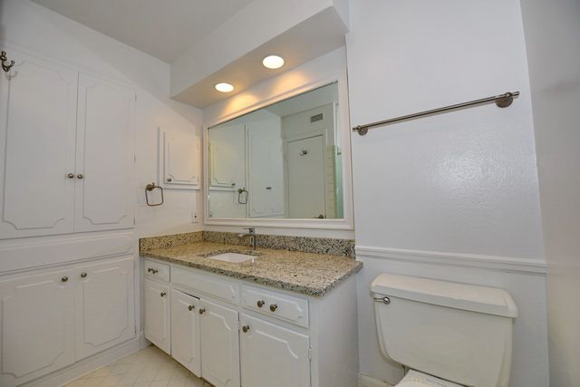 4818 Cole Avenue 102, Dallas, TX 75205