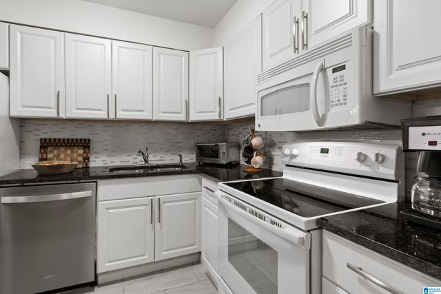 3023 Massey Rd Apt G, Vestavia Hills, AL 35216