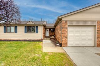 13700 Villa Pointe Dr Drive, Warren, MI 48088