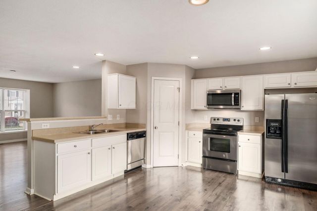 6551 Crab Apple Drive, 17, Canal Winchester, OH 43110