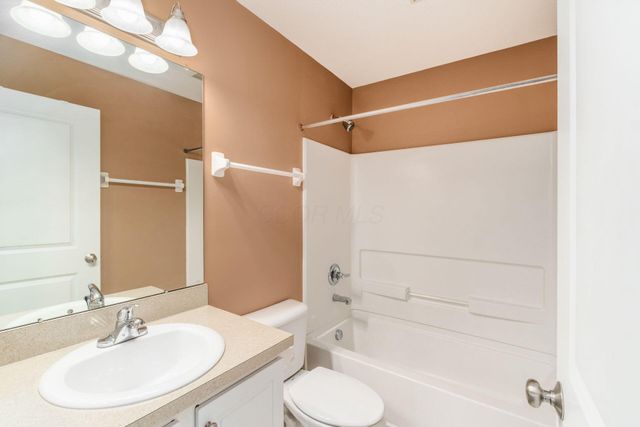 6551 Crab Apple Drive, 17, Canal Winchester, OH 43110