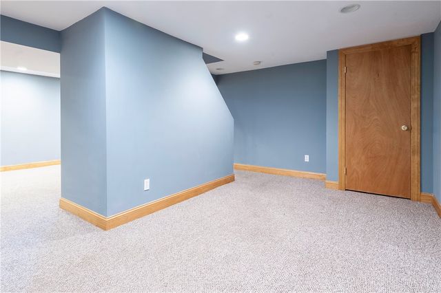 80 Oakland Avenue, Pawtucket, RI 02861