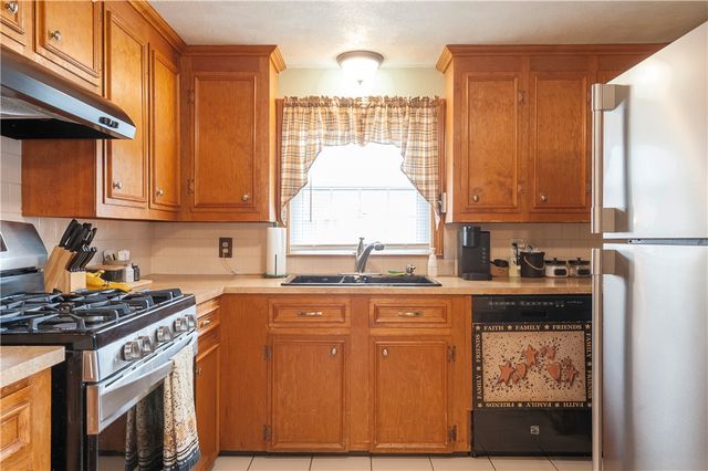 80 Oakland Avenue, Pawtucket, RI 02861