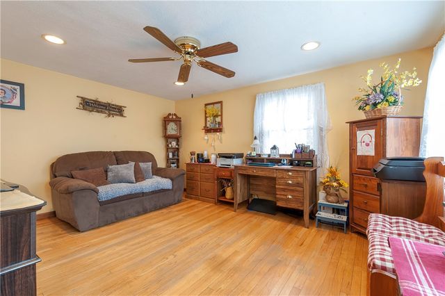 80 Oakland Avenue, Pawtucket, RI 02861