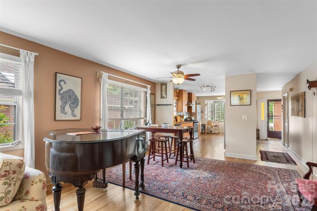 137 Exeter Court, Hendersonville, NC 28791